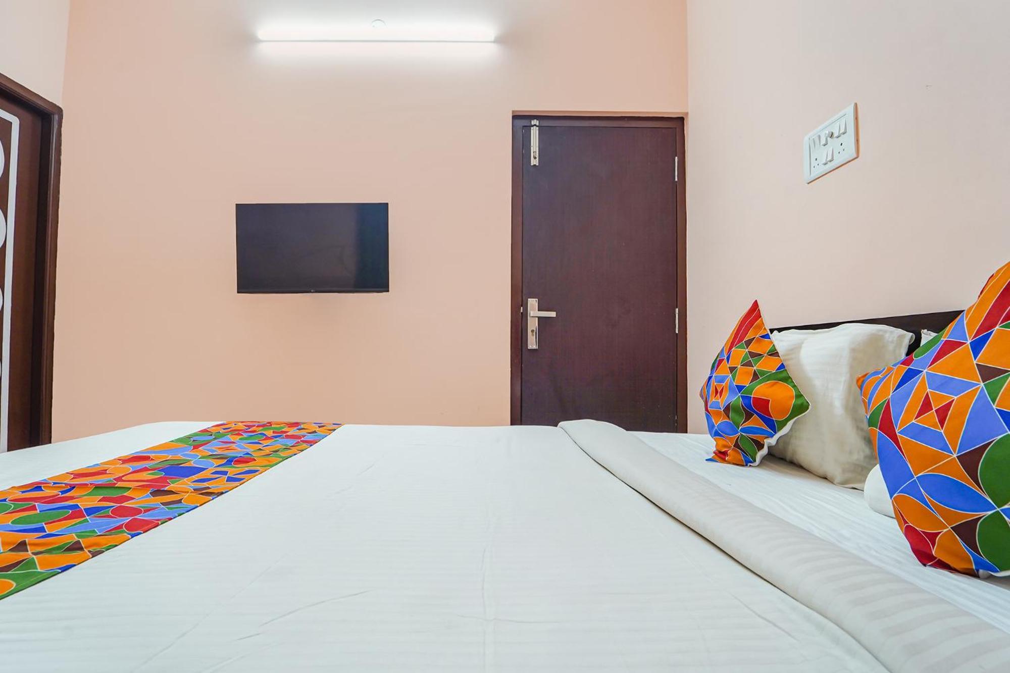 Fabexpress Its South East Residency Hotel Siruseri Exterior photo