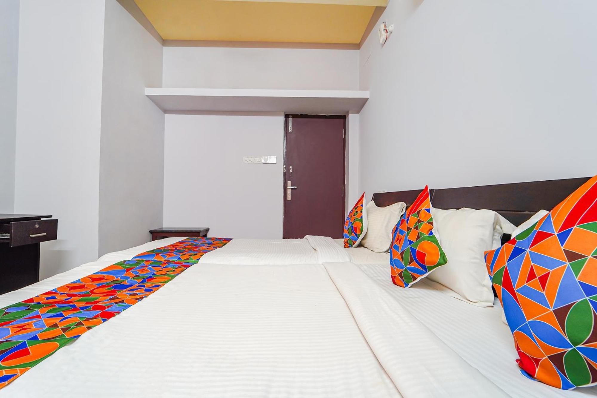 Fabexpress Its South East Residency Hotel Siruseri Exterior photo