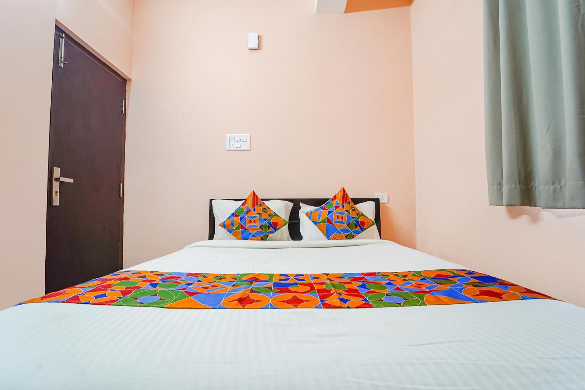 Fabexpress Its South East Residency Hotel Siruseri Exterior photo